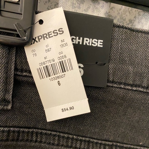 High Rise Shorts - Picture 3 of 3